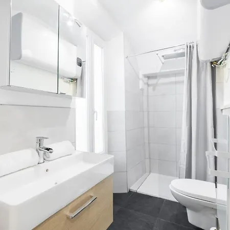 Garibaldi Square - Lovely 1 Bdr Old Town * Nice