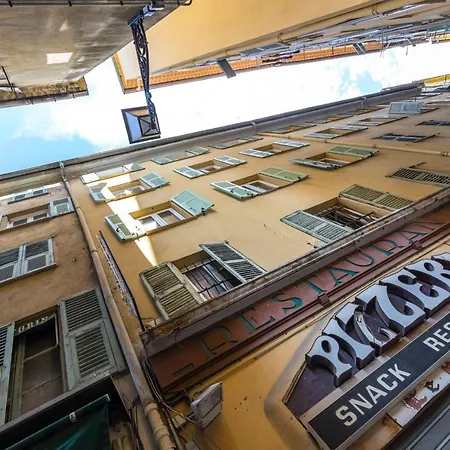 Garibaldi Square - Lovely 1 Bdr Old Town Apartment *